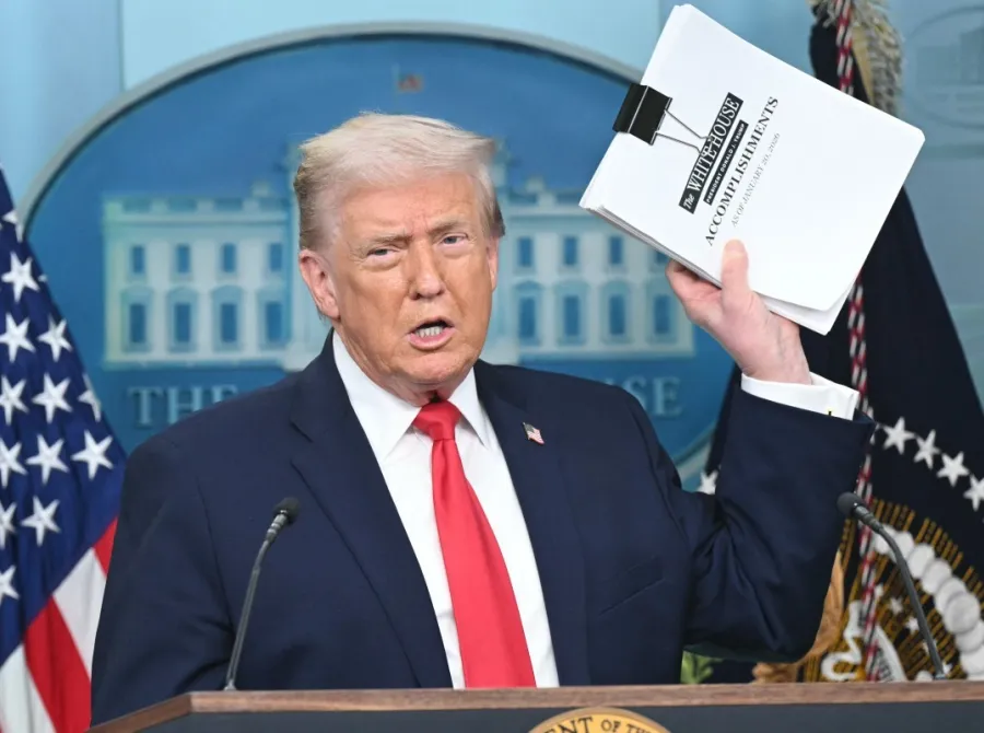 Davos: após atraso, Trump chega à Suíça sob tensão com Europa por Groenlândia