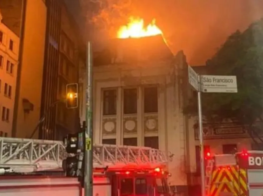Incêndio atinge prédio histórico da Faculdade de Direito da USP