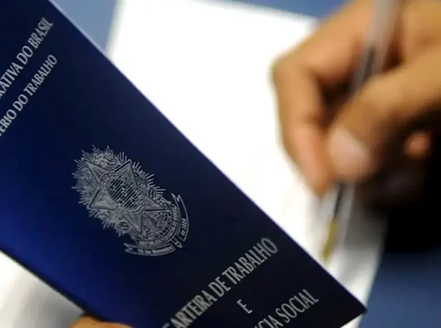 Fim da escala 6x1 'é tendência mundial', diz ministro do Desenvolvimento Indústria e Comércio