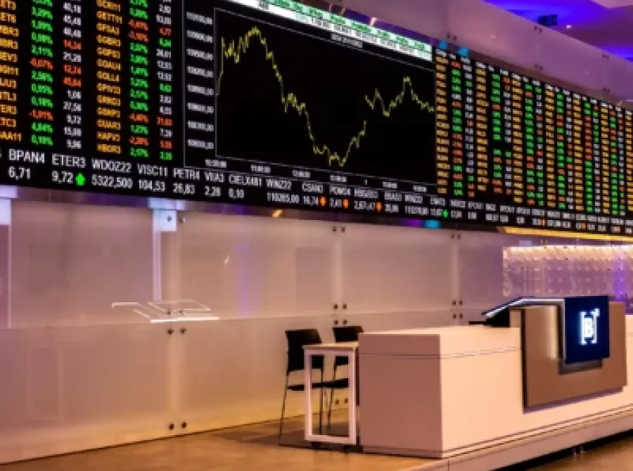 Bolsa de Londres recua com liquidez reduzida em meio a feriado em outras partes da Europa