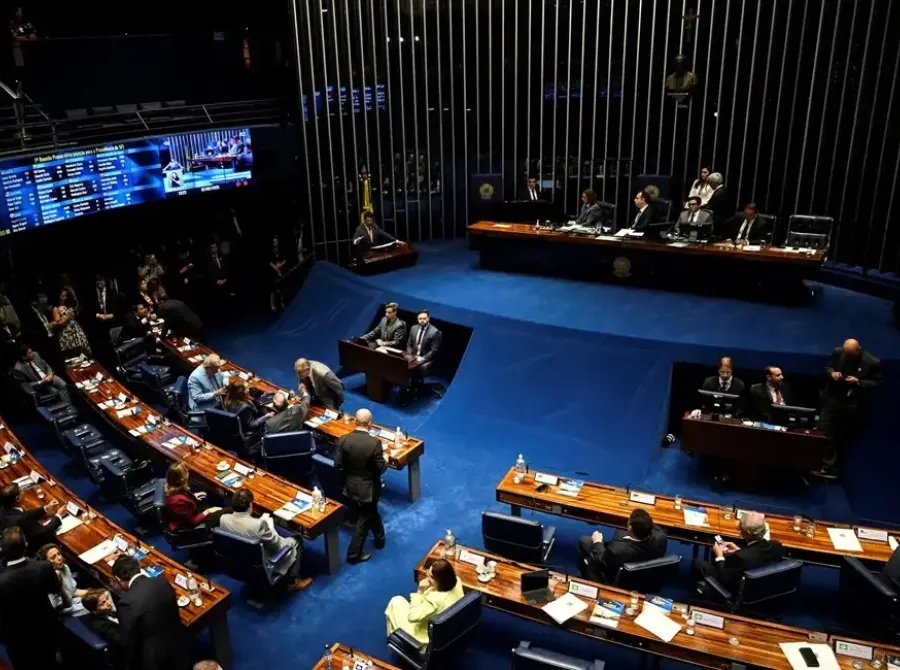 Senado aprova projeto de lei antifacção; texto volta à Câmara