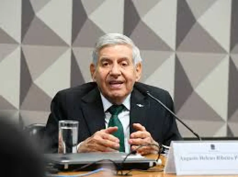 PF faz nesta sexta-feira perícia médica em Augusto Heleno por ordem de Moraes