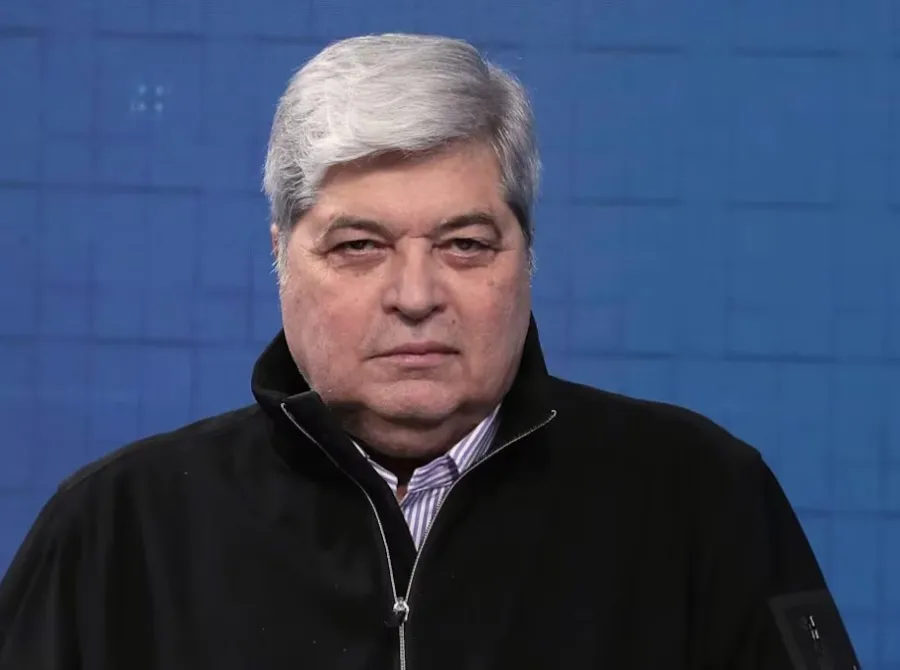 José Luiz Datena vai para a TV Brasil; relembre programas e emissoras por onde ele passou