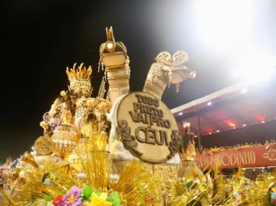 Carro alegórico da Mocidade Alegre, campeã do carnaval de SP, viralizou fora do Brasil