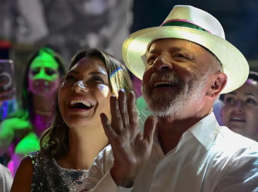 'Não sou carnavalesco', diz Lula sobre críticas a desfile de escola de samba