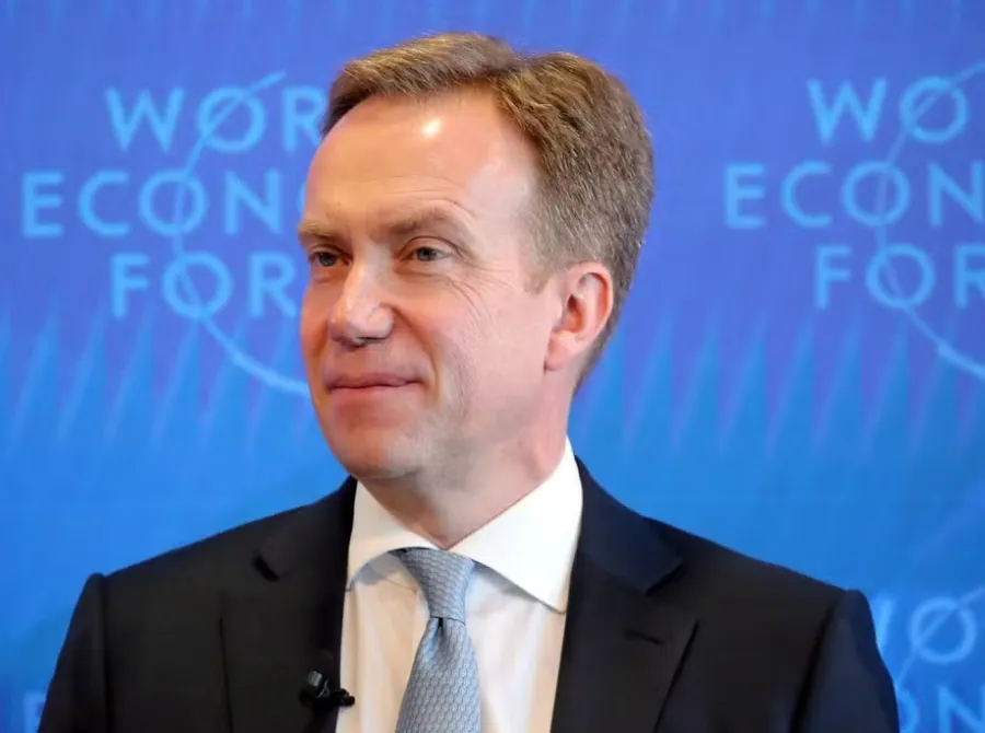 CEO do Fórum Econômico Mundial renuncia após investigação sobre ligações com Epstein