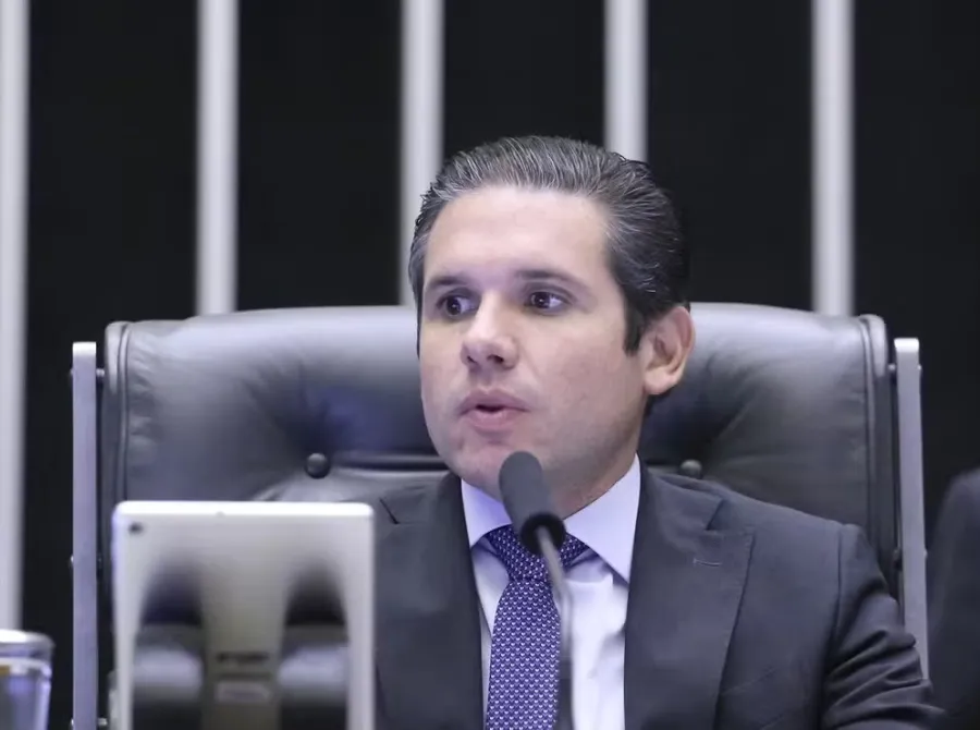 Queremos levar PEC da escala 6x1 ao plenário da Câmara em maio, diz Hugo Motta