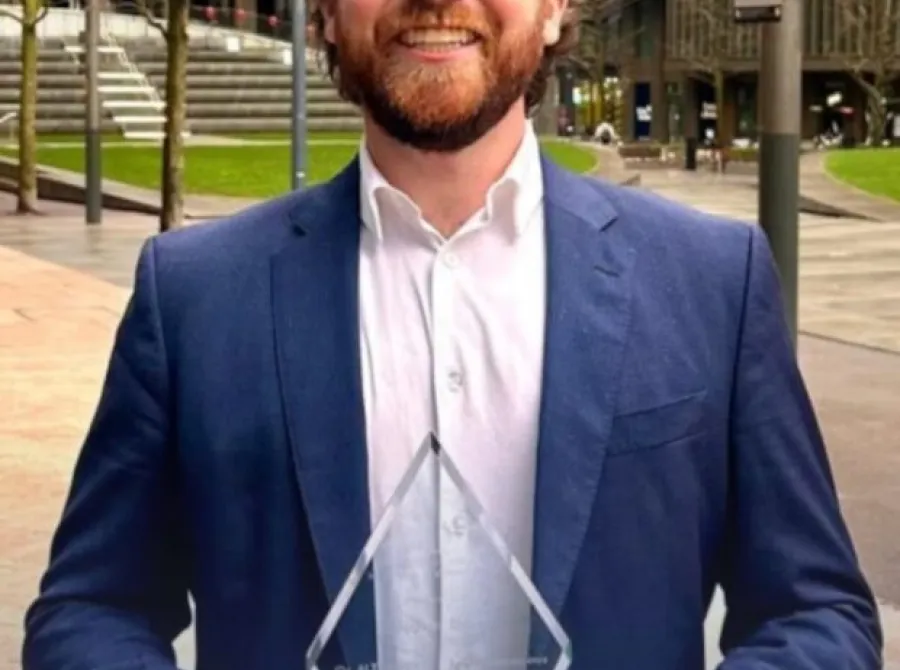 Cientista brasileiro recebe prêmio internacional por pesquisa sobre Alzheimer