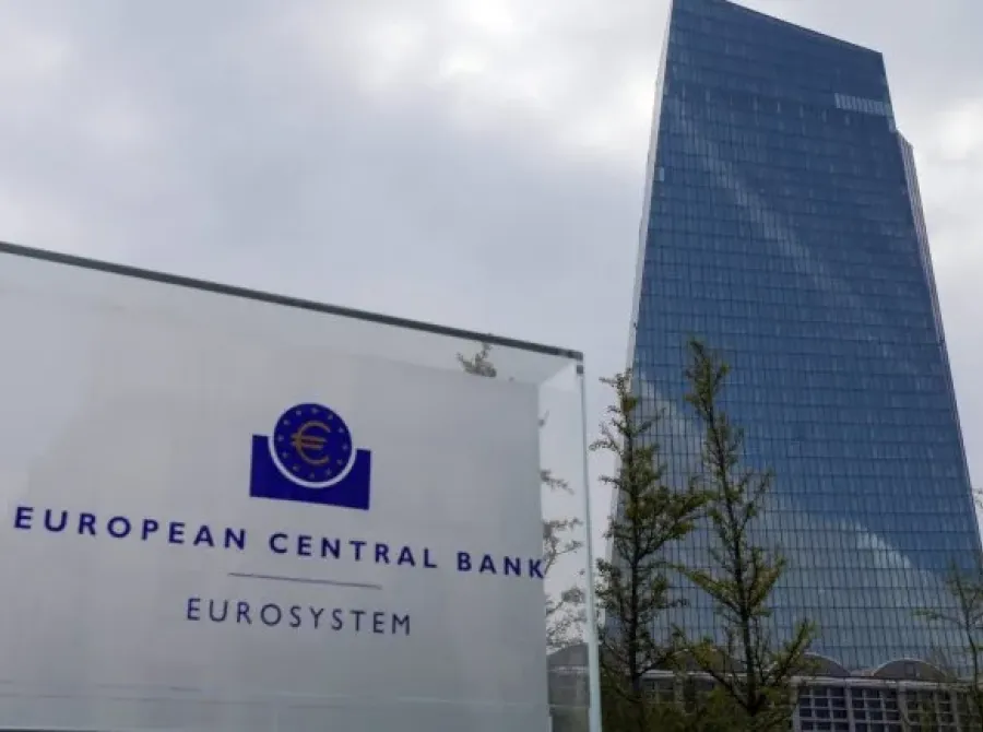 BCE mantém juros com inflação sob controle, enquanto monitora efeitos da guerra