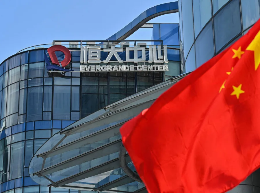 China: fundador da Evergrande se declara de fraude e suborno perante tribunal