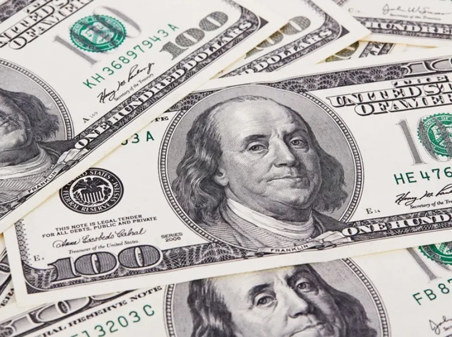 Dólar recua com petróleo forte e impasse EUA-Irã