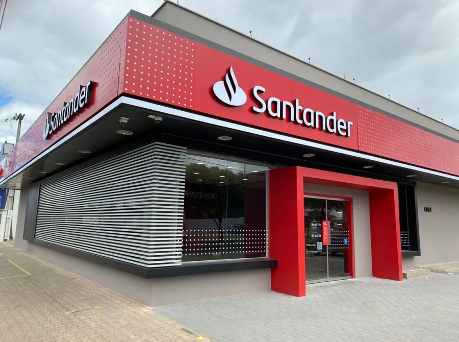 Santander lucra mais que o esperado no 1º trimestre, favorecido por venda de unidade polonesa