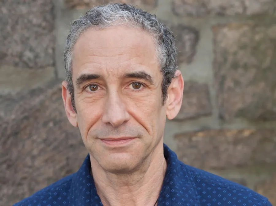 'Em vez de renascimento tecnológico, vivemos um pesadelo anti-humano', diz Douglas Rushkoff