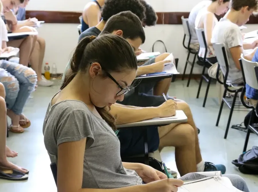 Após ajuste de calendário, Fuvest divulga cronograma completo do vestibular 2027