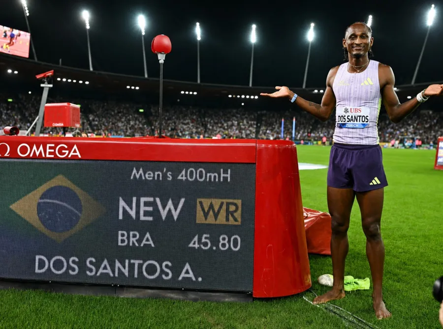 Alison dos Santos quebra recorde mundial dos 400 metros com barreiras em Zurique